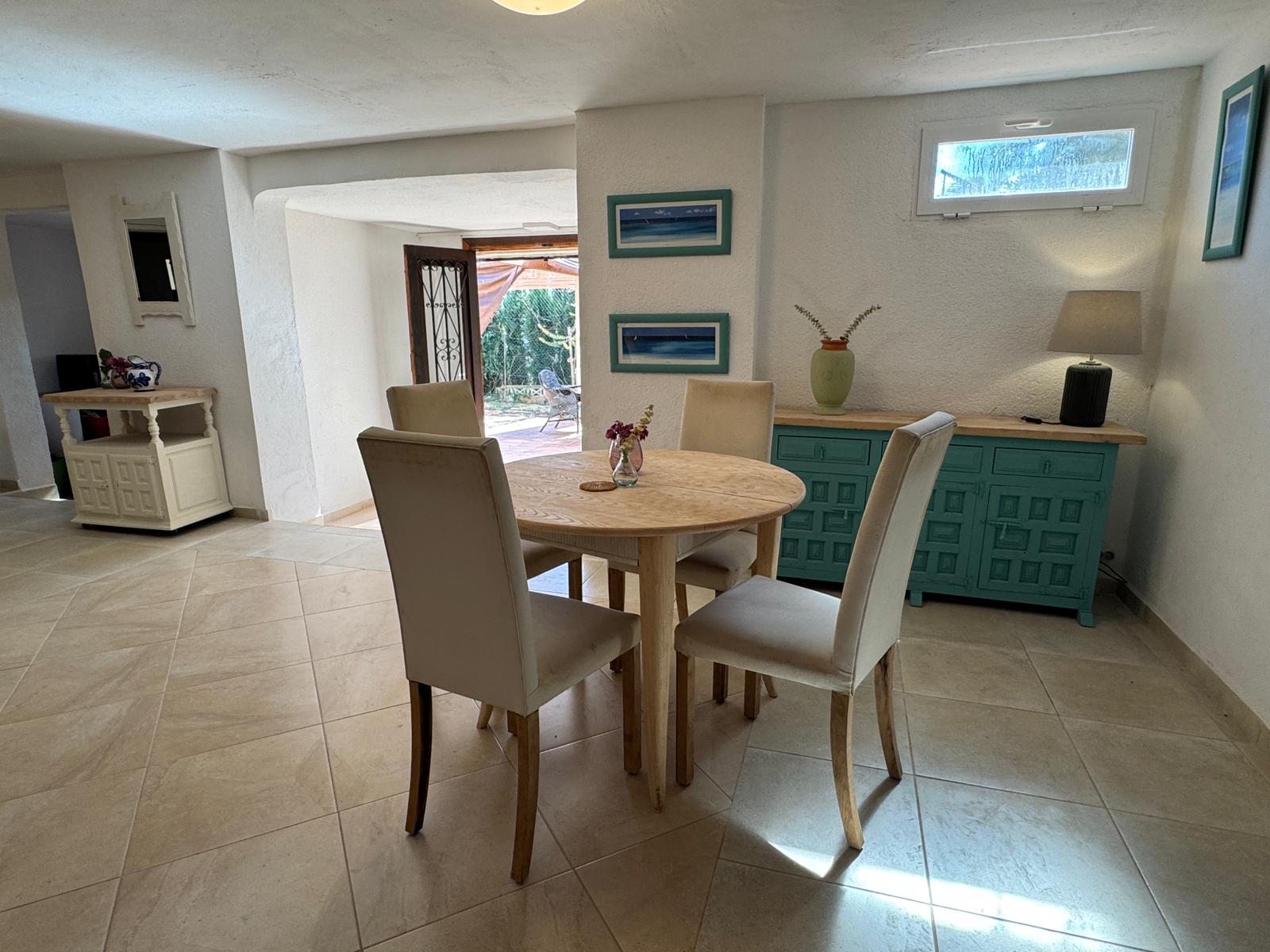 Dining area with round table