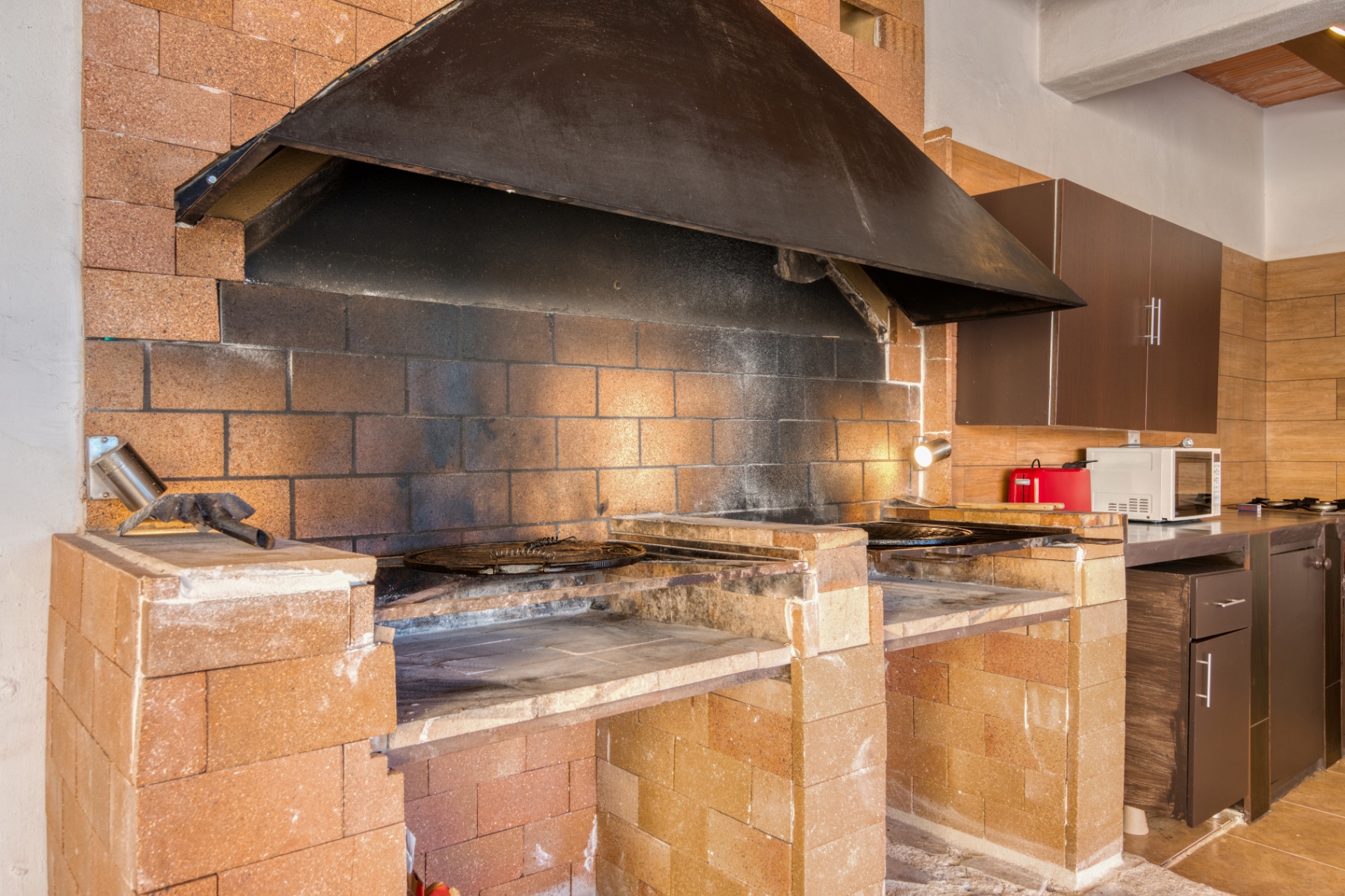 Summer Kitchen & Dining